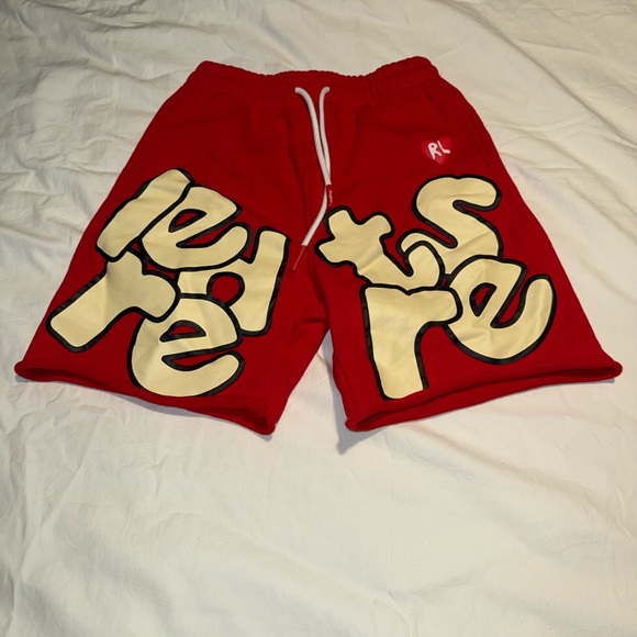 RED LETTERS SCATTERED SWEAT SHORTS – RED500GSM FRENCH TERRY STREETWEAR